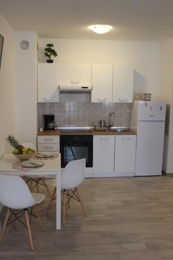 Sanda Apartment Banjole Bagian luar foto