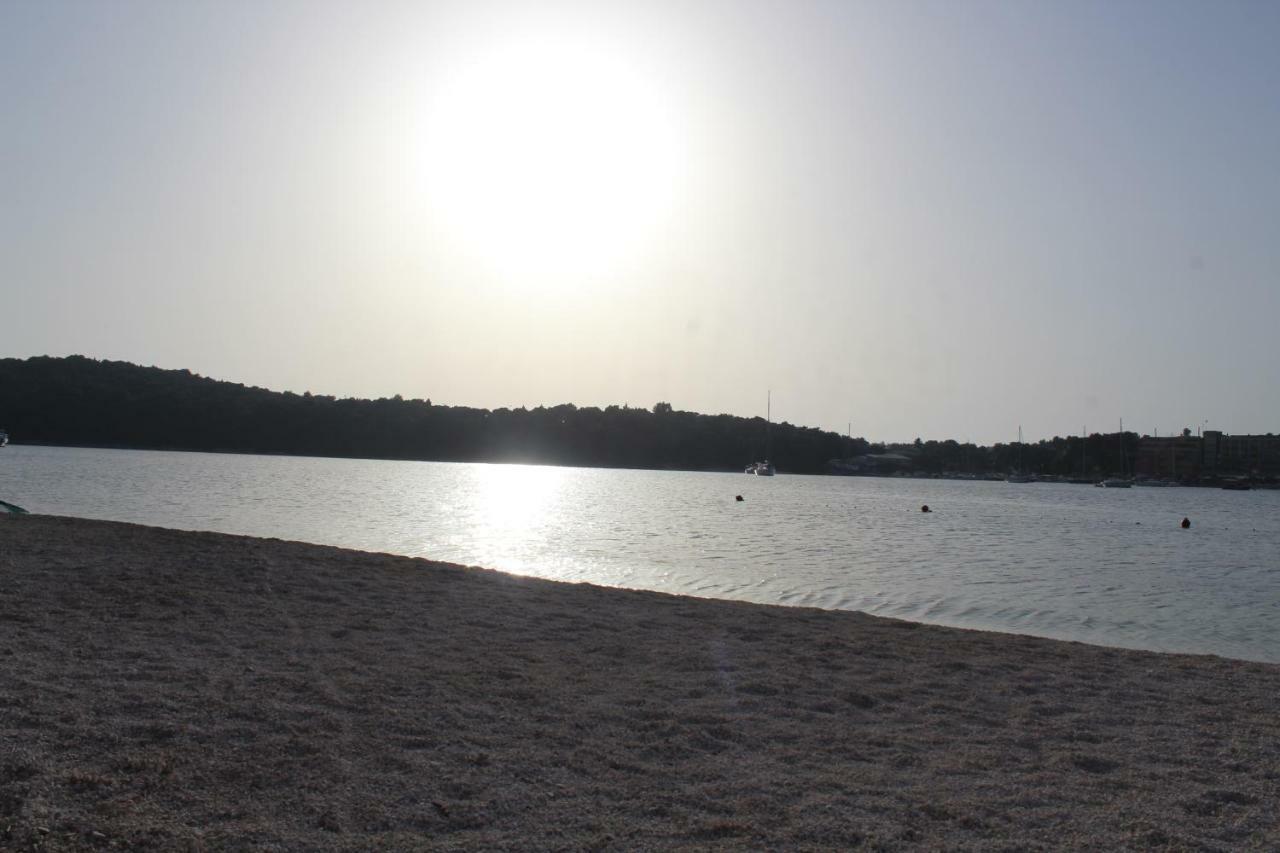 Sanda Apartment Banjole Bagian luar foto